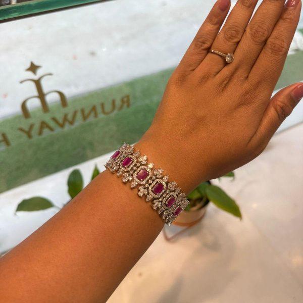 Oorvi Diamond Bangle