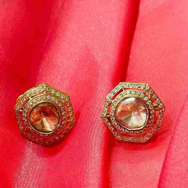 PIHU POLKI STUD