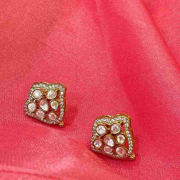 MAHISREE POLKI STUD