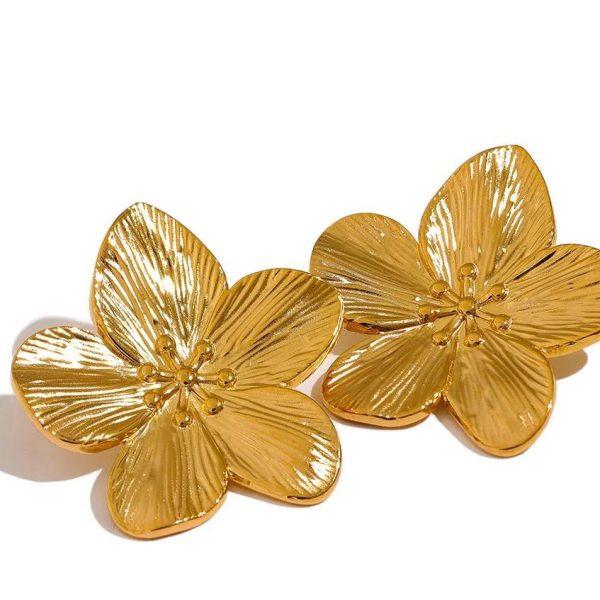 CHIC FLOWER STUD