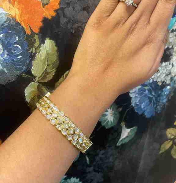 zoya white polki bangle