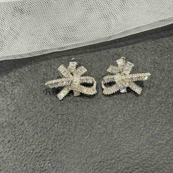 AVA BOW STUD