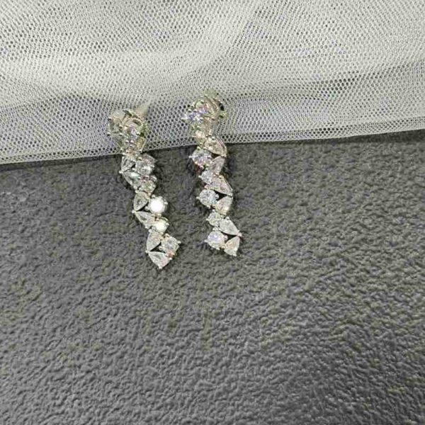 BETSY DIAMOND EARRING