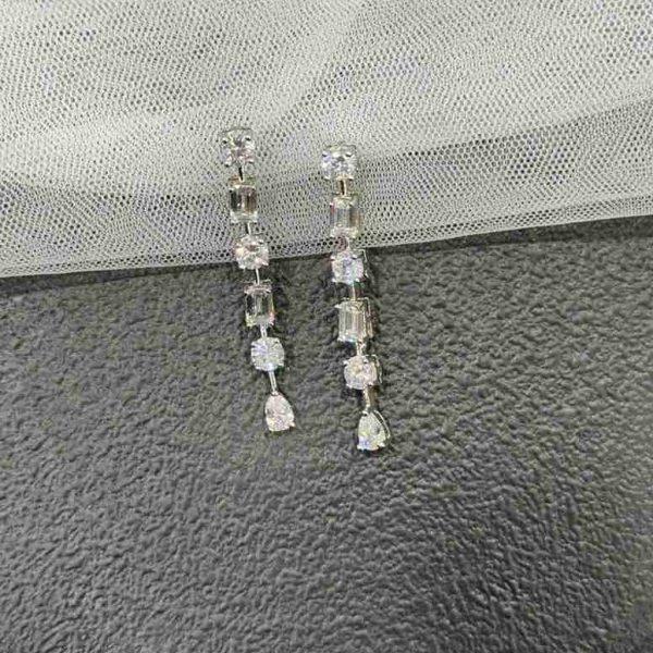 ANNY DIAMOND EARRING