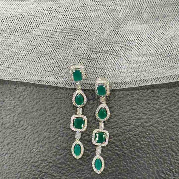 ADDISON EMERALD EARRING