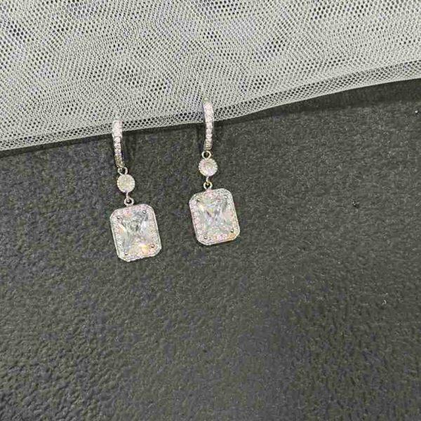 BAGUETTE DROP EARRING