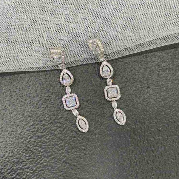 NATASHA DIAMOND SLEEK EARRING