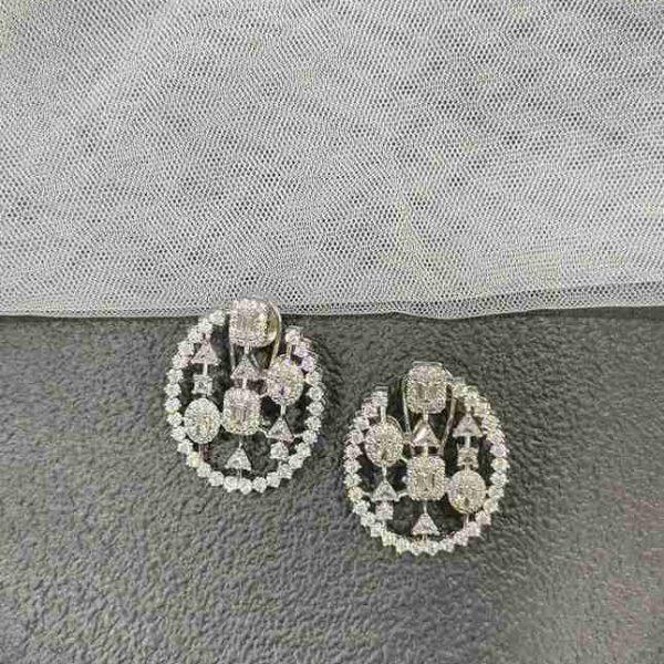 KANIKA STUD