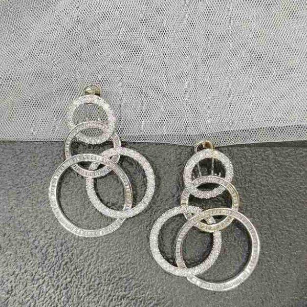 ROUNDED DIAMOND EARRING