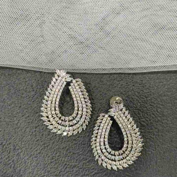 MYRA DIAMOND EARRING