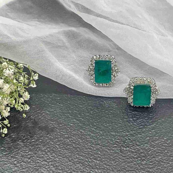 GREEN STUD