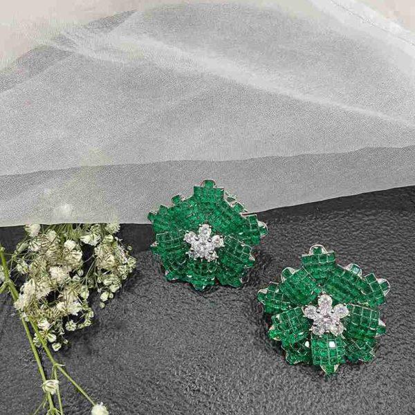 THREE D FLOWER STUD