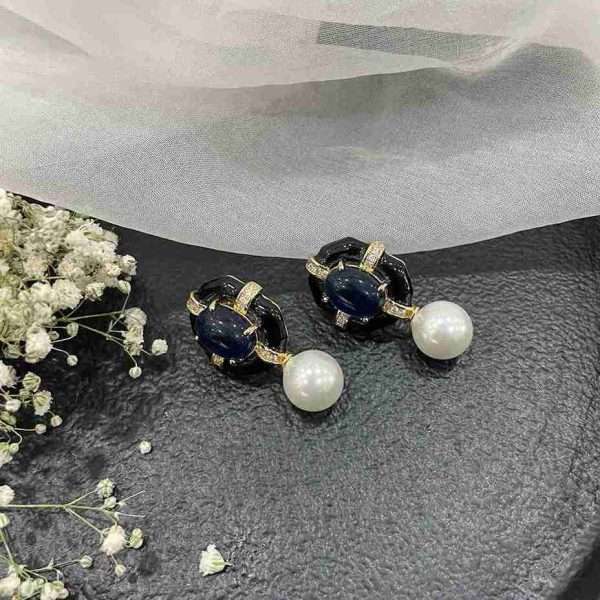 BLACK ENAMEL STUD